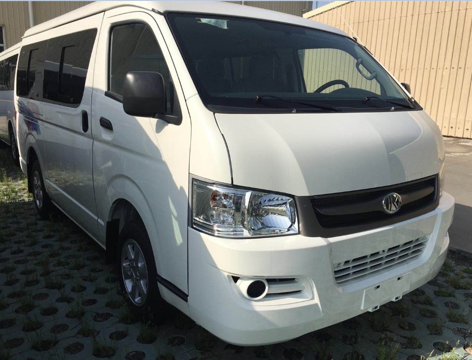 Autos Factory Arranged The Shipment of 15 Seat Minibus to Bolivia - Company News - 2